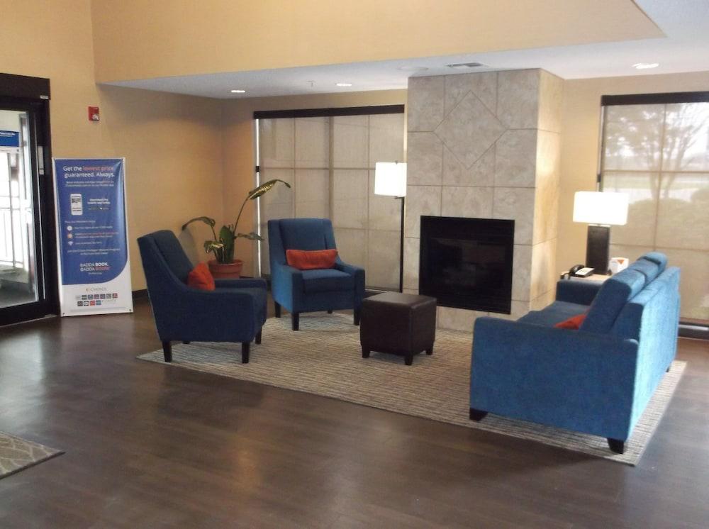 Comfort Inn & Suites Seguin Exterior photo