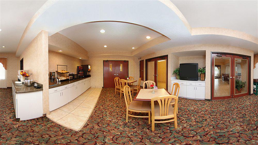 Comfort Inn & Suites Seguin Exterior photo